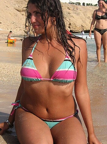 VOYEUR ON THE BEACH - Photo 34