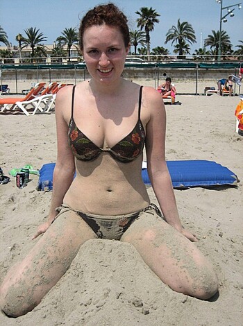 VOYEUR ON THE BEACH - Photo 36