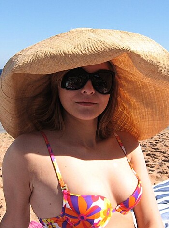 VOYEUR ON THE BEACH - Photo 46