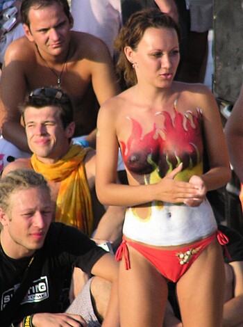 VOYEUR ON THE BEACH - Photo 48
