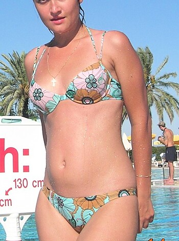 VOYEUR ON THE BEACH - Photo 59