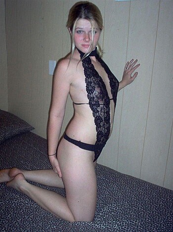 A HOT BLOND AMATEUR GIRL  - Photo 21