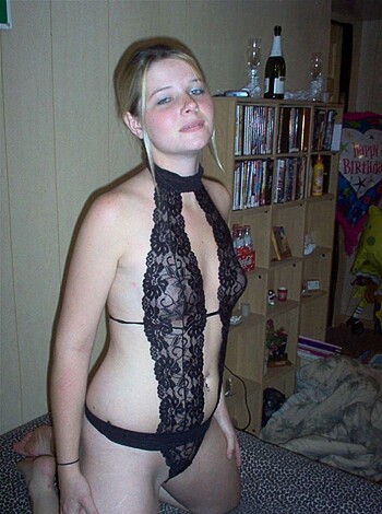 A HOT BLOND AMATEUR GIRL  - Photo 27
