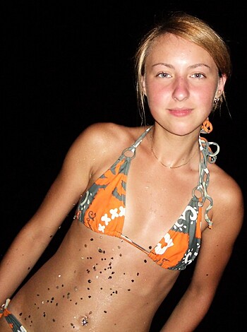 VOYEUR ON THE BEACH - Photo 107