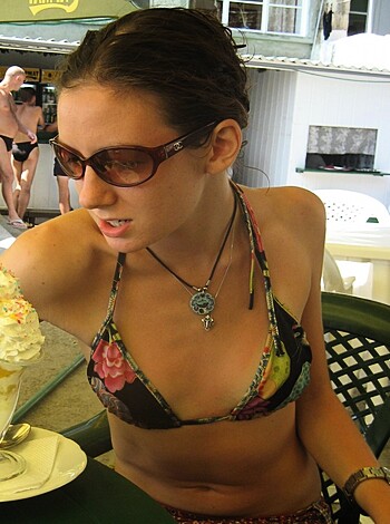 VOYEUR ON THE BEACH - Photo 121