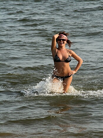 VOYEUR ON THE BEACH - Photo 154