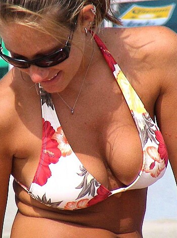 VOYEUR ON THE BEACH - Photo 167