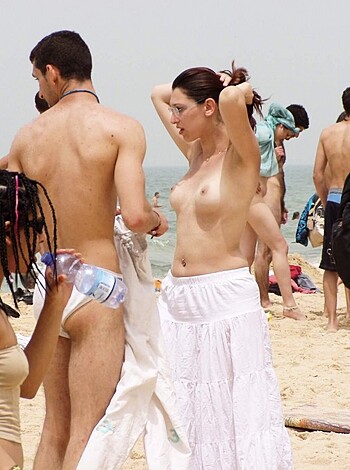 VOYEUR ON THE BEACH - Photo 173
