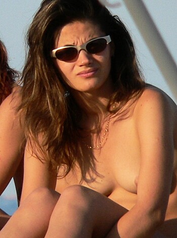 VOYEUR ON THE BEACH - Photo 223