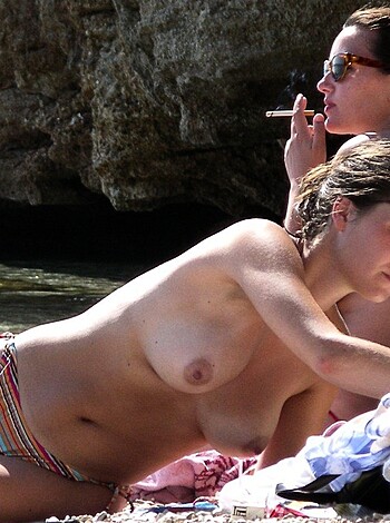 VOYEUR ON THE BEACH - Photo 227