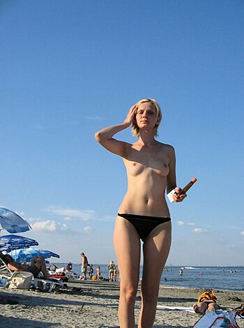 VOYEUR ON THE BEACH - Photo 245