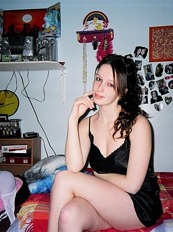 A HOT AND HORNY AMATEUR GIRL  - Photo 12