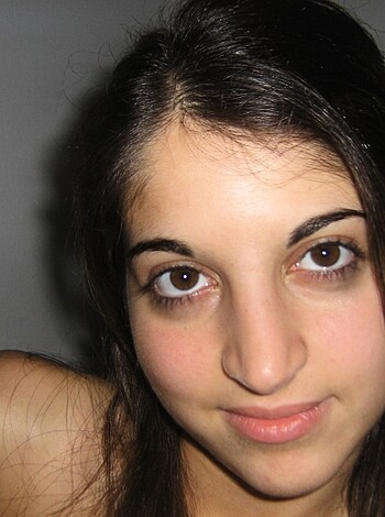 Italian Girlfriend shows her Sweet Pussy - Photo 7