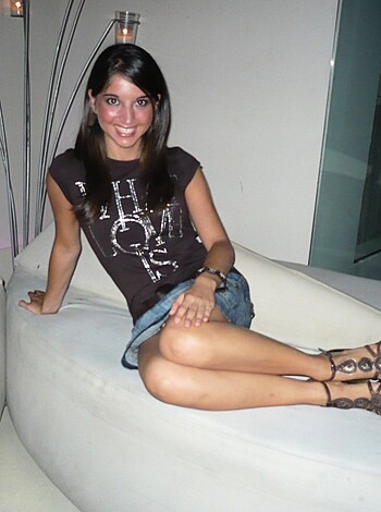 Italian Girlfriend shows her Sweet Pussy - Photo 12