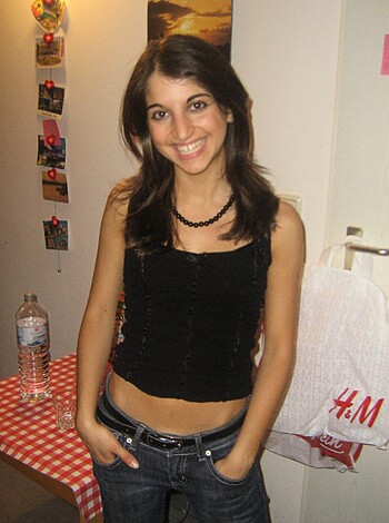 Italian Girlfriend shows her Sweet Pussy - Photo 17