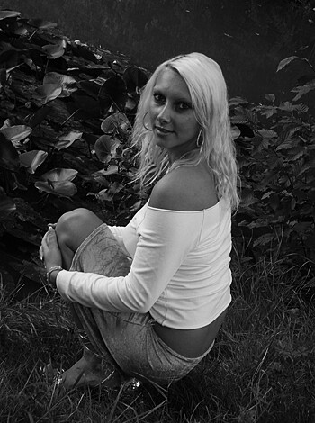 Very sexy blond chick ( hardcore, public pics ) - Photo 50