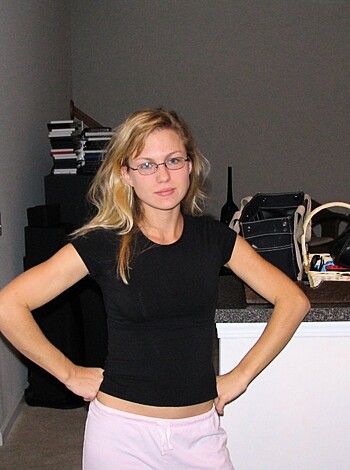 Nice young wife - great body - Photo 7