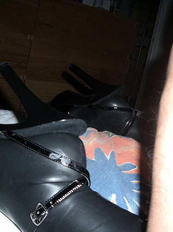 Threesome fucking at home - Photo 51