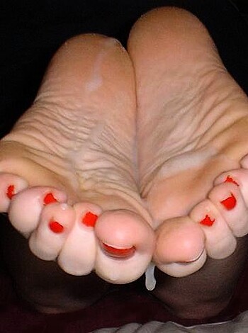 Feet and footjob pictures  - Photo 3