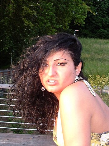 Outdoor - Amateur Latina Milf - Photo 7