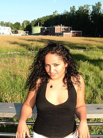 Outdoor - Amateur Latina Milf - Photo 21