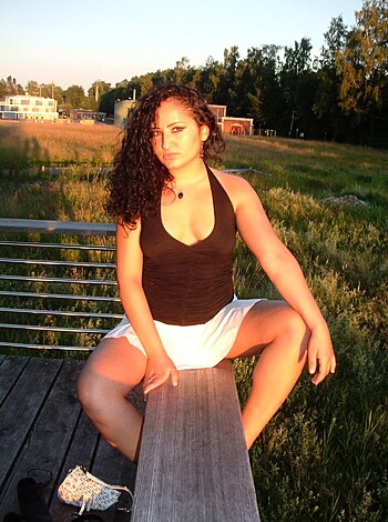 Outdoor - Amateur Latina Milf - Photo 23