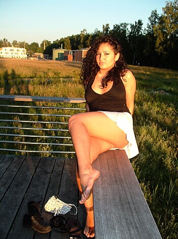 Outdoor - Amateur Latina Milf - Photo 65