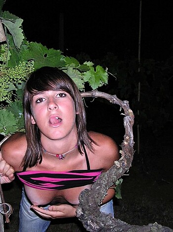 Amateur 2 Teengirls Outdoor - Photo 30