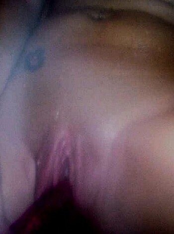 Amateur Girlfriend showing skinny pussy - Photo 28