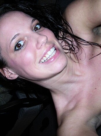 Amateur Girlfriend showing skinny pussy - Photo 32