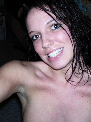 Amateur Girlfriend showing skinny pussy - Photo 36