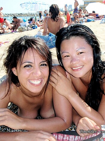 Beach Amateurs Topless - Young Girls No.07  - Photo 3