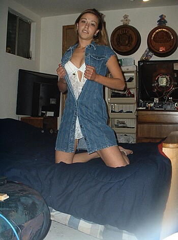 Amateur Girlfriend in underwear - Photo 15