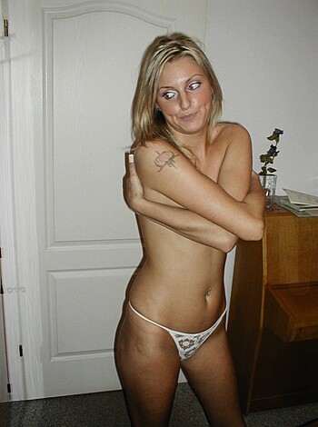 Amateur Girlfriend like moptorcycles - Photo 41