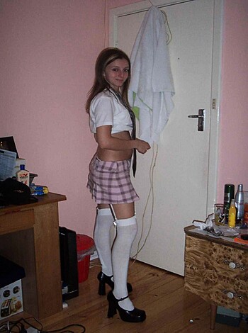 Amateur Skinny Girlfriend - Photo 14