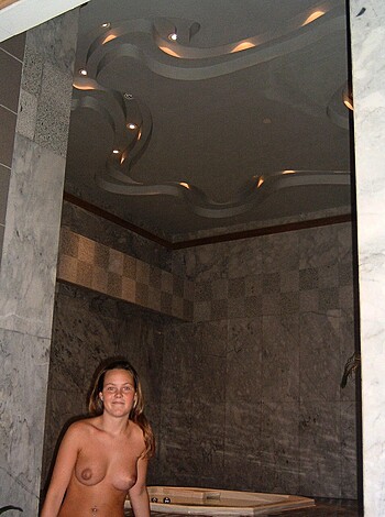 Amateur Girlfriend Anna on holiday - Photo 53