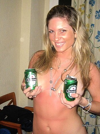 Young and drunk TEENAGERS girls at party M50 - Photo 15