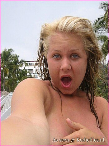 9 girls group shot Topless - stolen Nude Vacation  - Photo 7