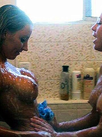 Girls gone wild - Group Shower  - Photo 1
