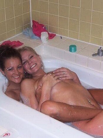 Girls gone wild - Group Shower  - Photo 15