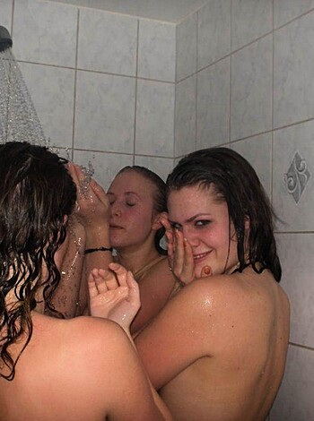 Girls gone wild - Group Shower  - Photo 26