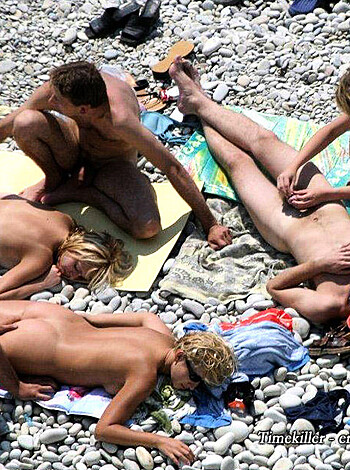 Hardcore Amateurs photos from Nude Beach No.02  - Photo 17