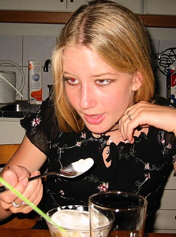Blodne teen girlfriend naked at home - Photo 7