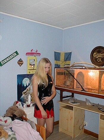 Girlfriend - Photo 8