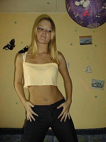 Girlfriend - Photo 25