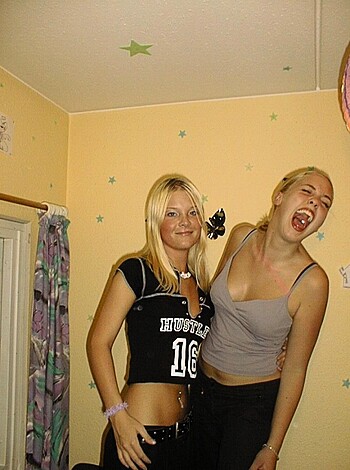 Girlfriend - Photo 35