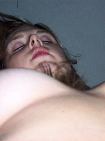 Fucking couple - detailed pics on cock in pussy - Photo 24