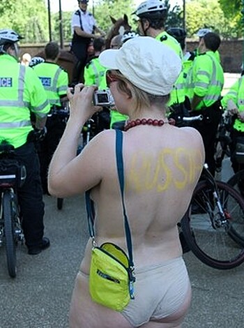Amateur funny, curious and oooops - Photo 17