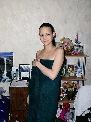 My younger sister is pregnant - Photo 38