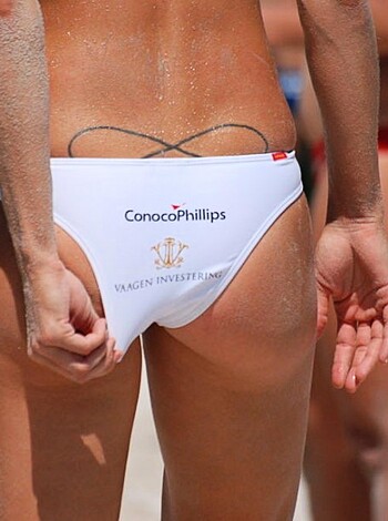 Beach Volleyball ass shots - Photo 6